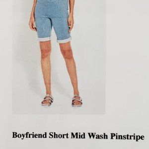 BRAND NEW NWT  Lysse New York Boyfriend Short MidWash Pinstripe/navy&white